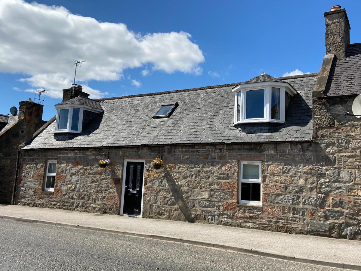 Islas Cottage, A Home In The Heart Of Speyside Dufftown Esterno foto